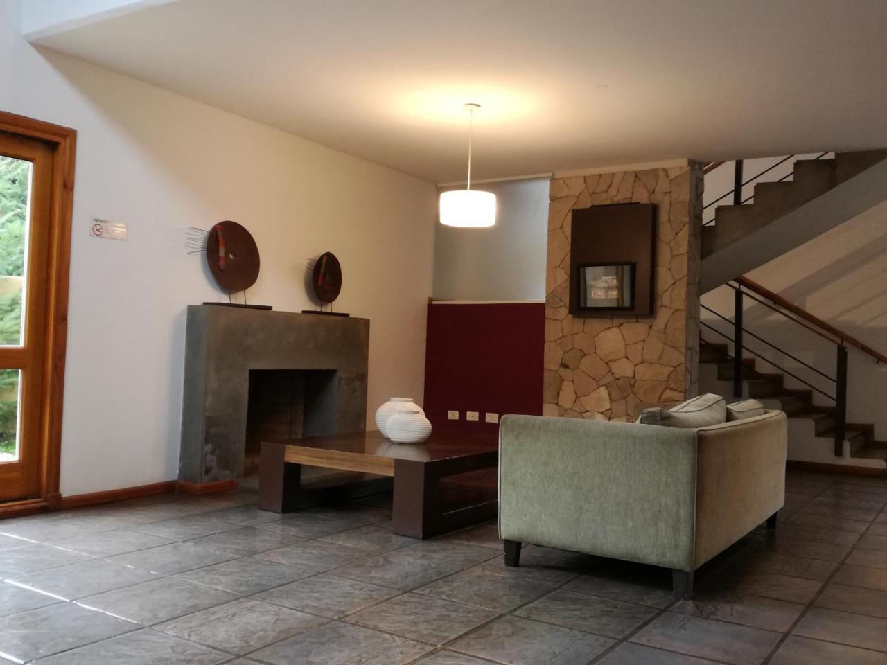 וילה לה אנגוסטרה Hosteria Aca Al Sur מראה חיצוני תמונה